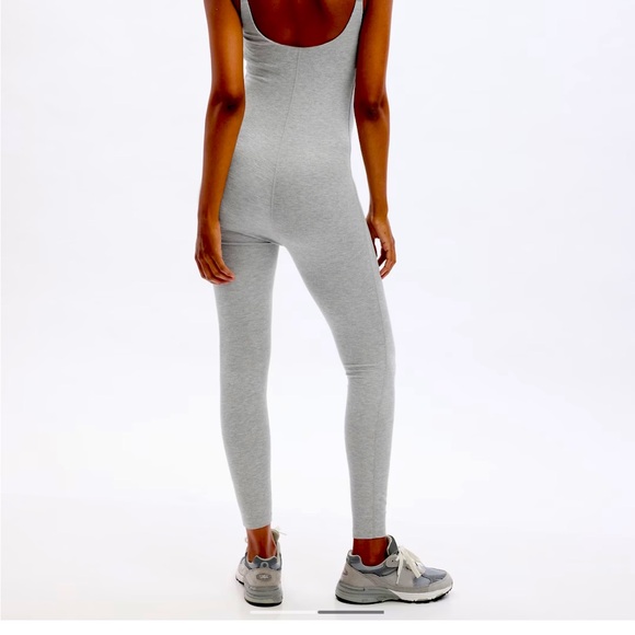 LIKE NEW GAP MATERNITY RIBBED JUMPSUIT IN BLACK - Picture 2 of 7